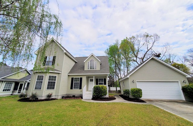 The Green Gable - Colonial Charm close to it all