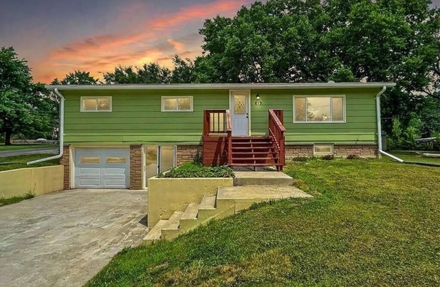 The Green House! Sleeps 12
