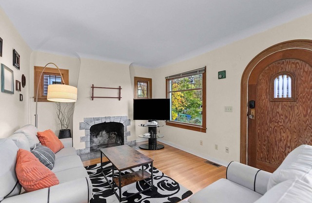 The Green Lake Firefly Lodge