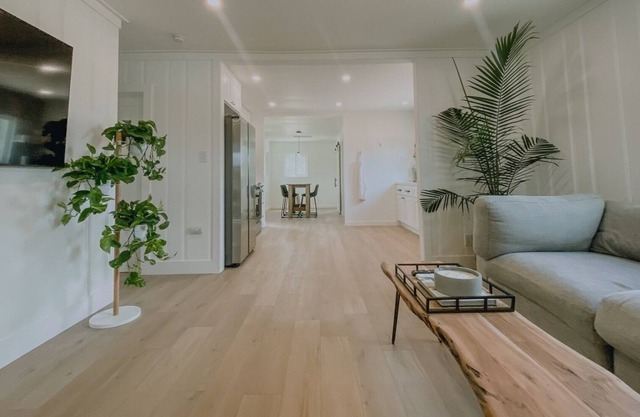 -THE GREEN LEAF- Newly remodeled 2 bedroom house, Convenient to Downtown Redding