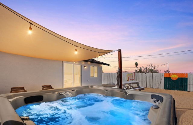 The Green Palm 1 Bed · Pool, Hot Tub, PetFriendly