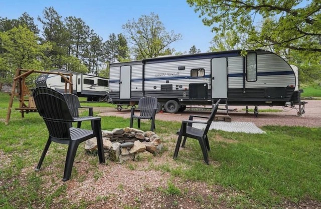 The Grey Wolf - Camper by Mount Rushmore/Custer SP