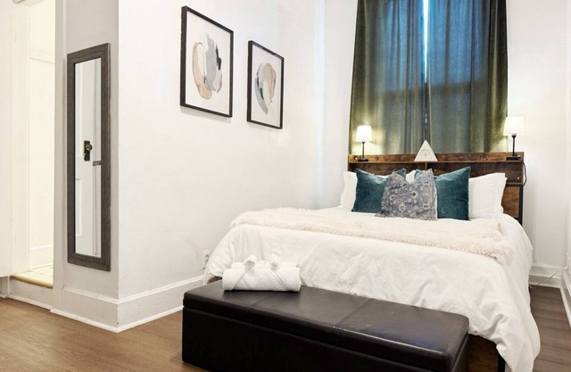 The Harrison H/1BR/1BA Downtown Apt