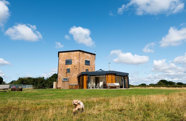 The Hexagon - Wow. What a Location! With views to the Sea and Bird Sanctuaries. Totally remote