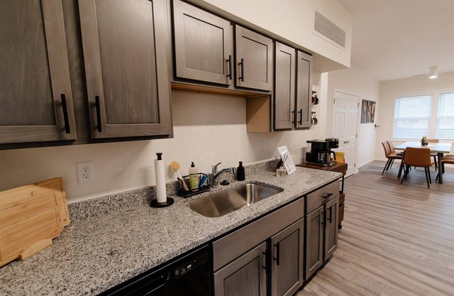 The Hidden Gem - 3 Bedroom, 2 Bath - Minutes from KU and Downtown