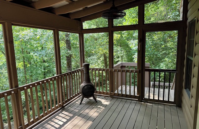 The Hidden Paradise. Rustic lake cabin located on the Big Tallapoosa River.