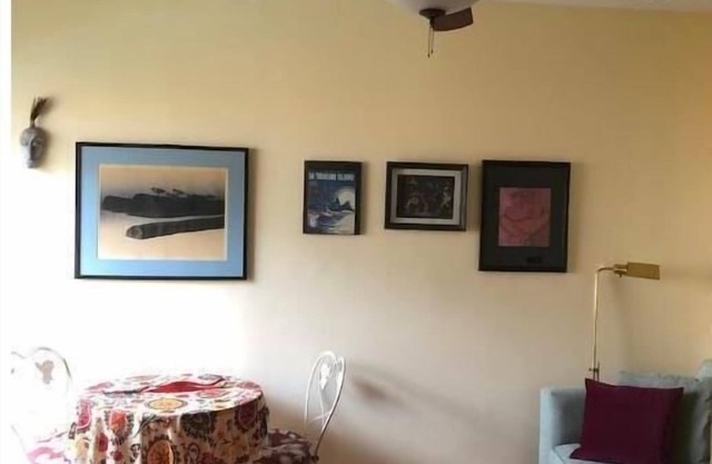 The Hideaway - a Unique 2 Bedroom Private Patio Retreat