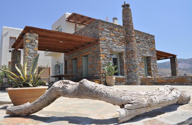 The Hill Top House in Kea