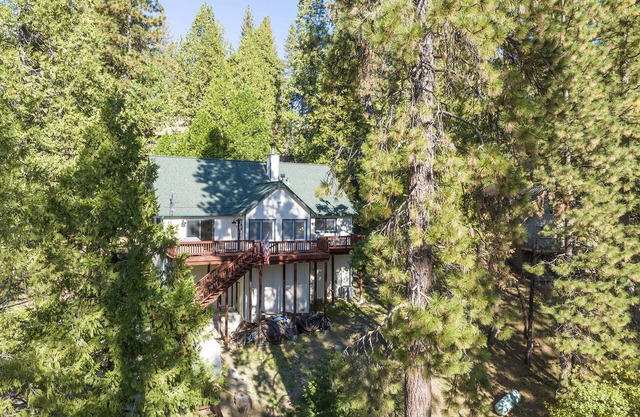 The Hilltop Cove - Cozy cabin 4 mi to Pine crest/Dodge Ridge