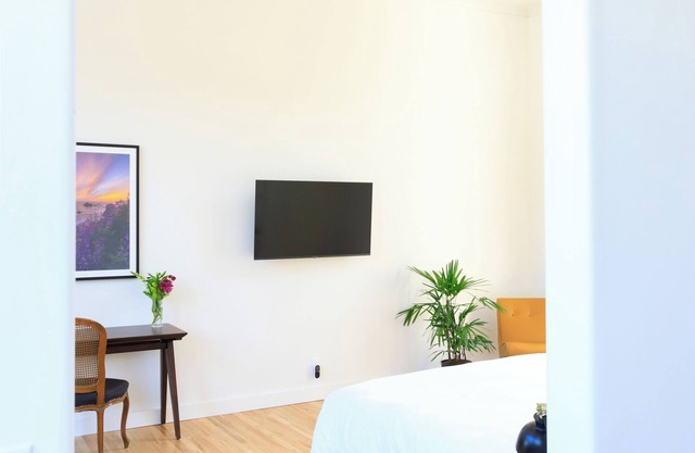 The Historic Schoolhouse Inn