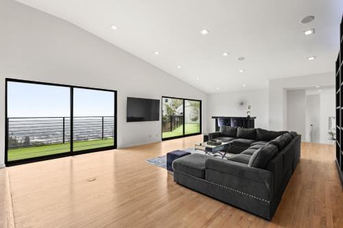 The Hollywood Hills Grand View Mansion