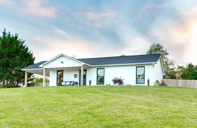 The House at Hedgerow--Close to Everything!