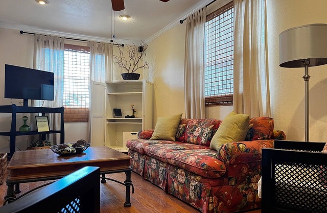 The House Close to Downtown/Airport and Stadium