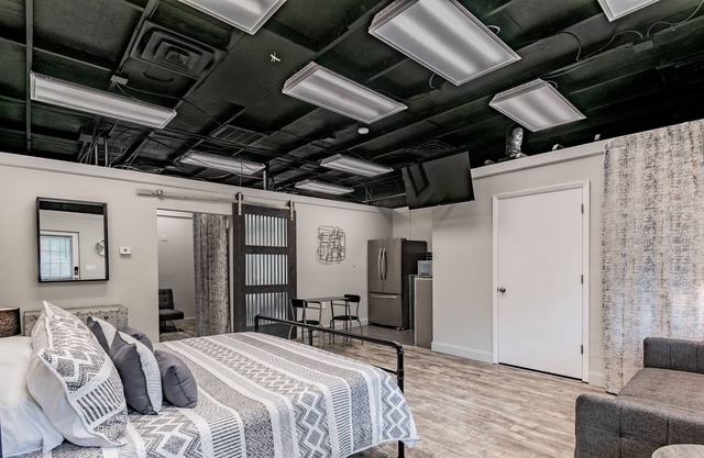 The Howard - Industrial Studio - Downtown Location!