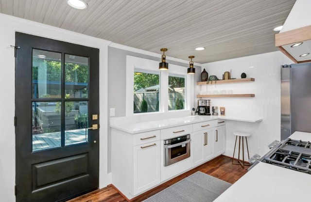 The Indigo 2BR with Hot Tub