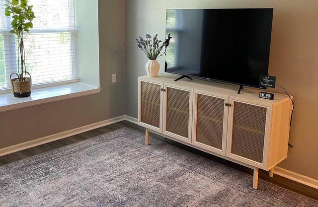 The Ingrid - Entire 2 Bedroom Apt in Quilt Town, USA