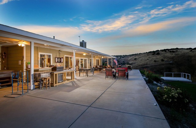 The J's Nest is a Country Delight!