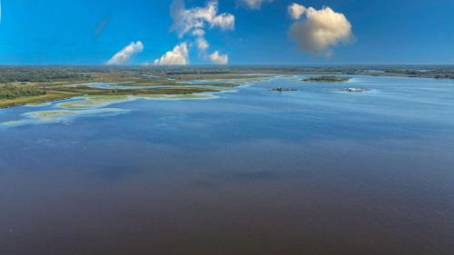 The Jackson Cottage on Grass Lake Waterfront 2 1 Nautical Cottage with Hot Tub Firepit & Year-Round Fun