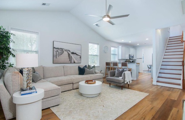 The Jade Park Circle Mins to Dwtn and Beaches