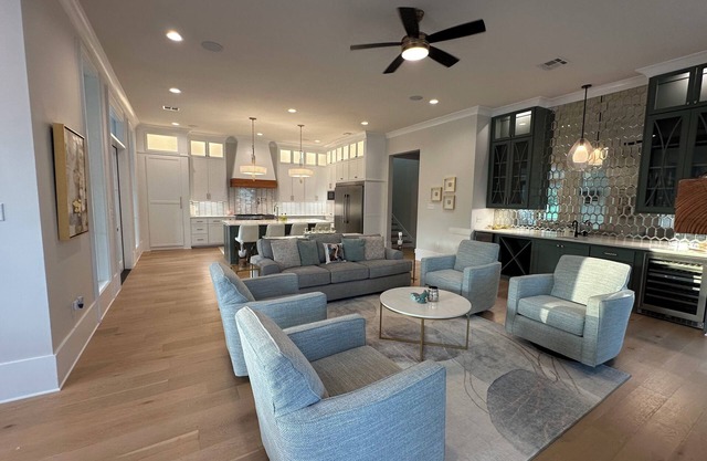 The Kentwood- A Luxury Home in Baton Rouge- minutes from LSU and downtown!