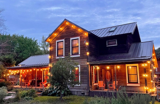 The Knotty Oak - 3 Houses/Sleeps 26 in Philo - Weddings/Retreats/Families