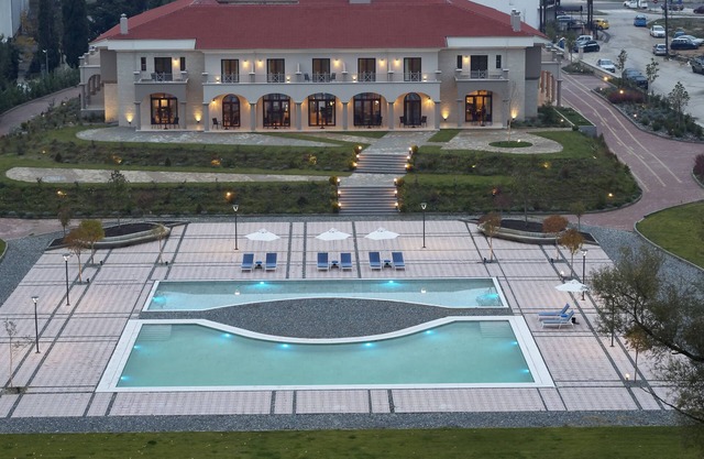 The Lake Hotel