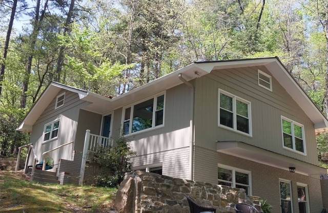 The Lake Rabun Cove Stream House-Your Perfect North Georgia Mountain Escape