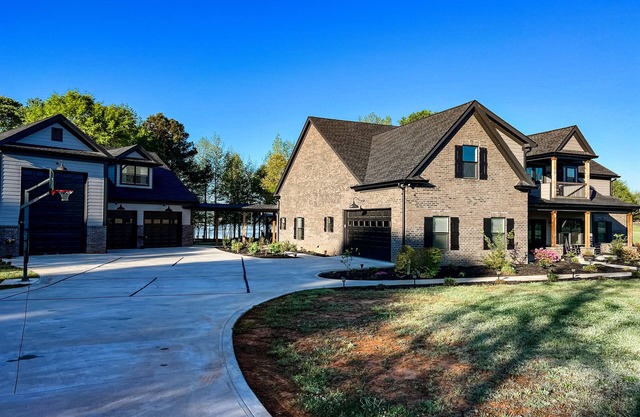 The Lakeside Loft - Covington, GA - Beautiful Lakefront Rental Sleeps up to Four