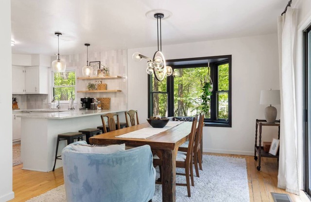 The Lakeside Nest on Keowee