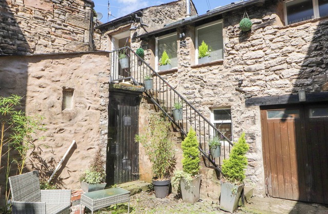 THE LANDINGS, with open fire in Kirkby Lonsdale