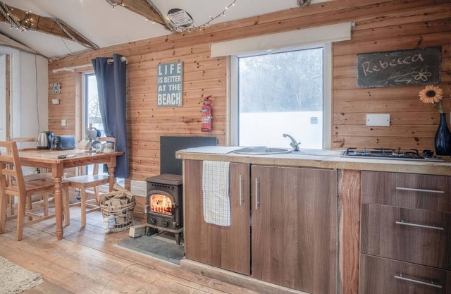 The Lodge - 1 Bedroom - Freshwest Beach Retreat