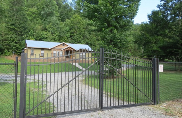 The Lodge: A Family Retreat Near Smith Lake