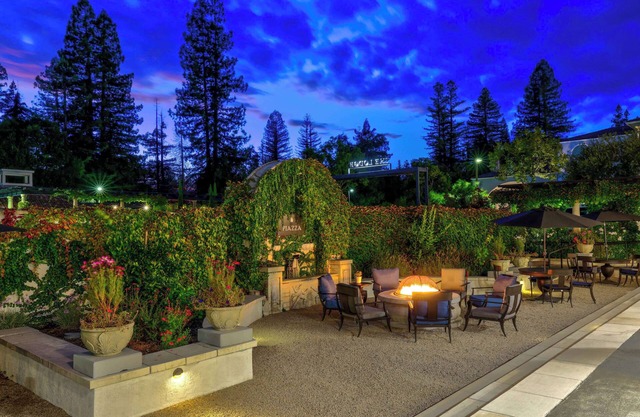 The Lodge at Healdsburg, Tapestry Collection by Hilton