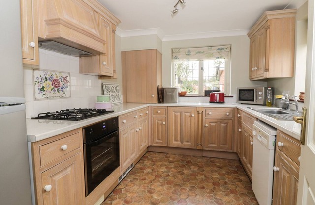 The Lodge off High Street