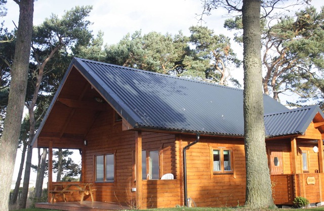 The lodge offers stunning views West to Ben Wyvis and North to the hills and mountains of East Suthe