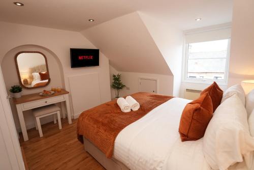 The Loft - KING BED, Central, Entire Apartment