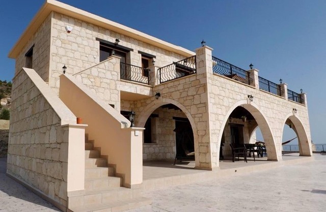 'The Lost Castle' - Amazing Private Villa Retreat Near Polis
