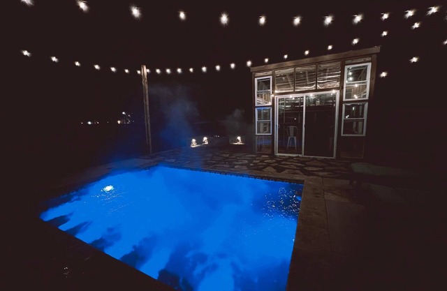 {The Luxe} Heated Pool-Elegant Uptown