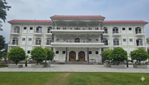 The Lychee Hotel & Resort