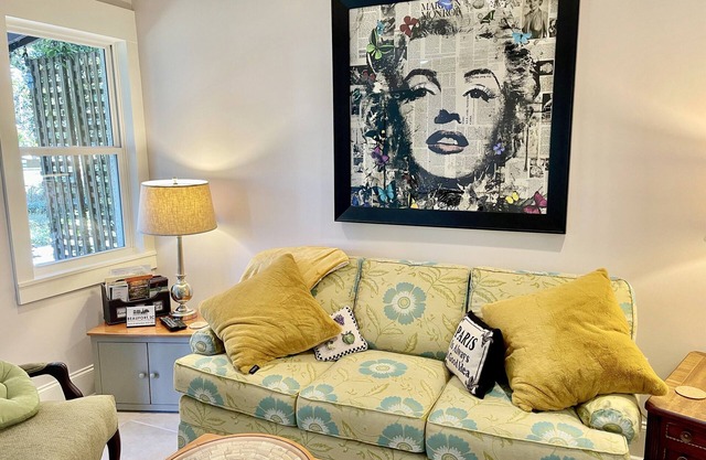 The Manhattan Suite (Apartment 2), at Magnolia Court