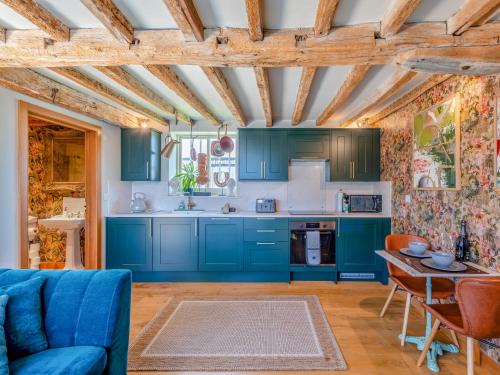 The Manor Pen - Uk49206