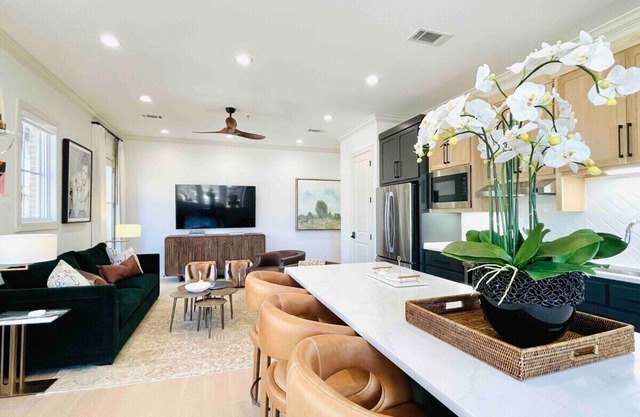 The Marley, 2BR Square Stay by Velvet Ditch Villas