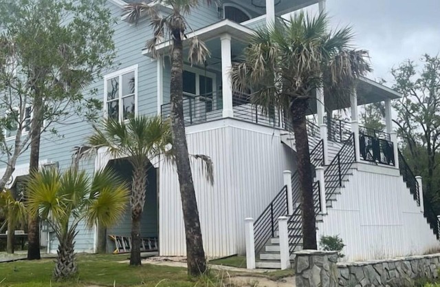 The Marshpad, surrounded by nature, mins to beach in gated community