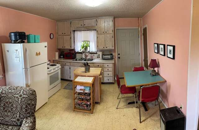 The May House, 2-bedroom Dardanelle country home with a gorgeous view