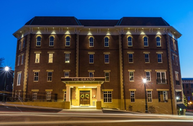 The Mount Vernon Grand Hotel