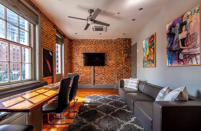 The Natchez Near FQ - Private Balcony! Heated Pool in Courtyard, Family Friendly
