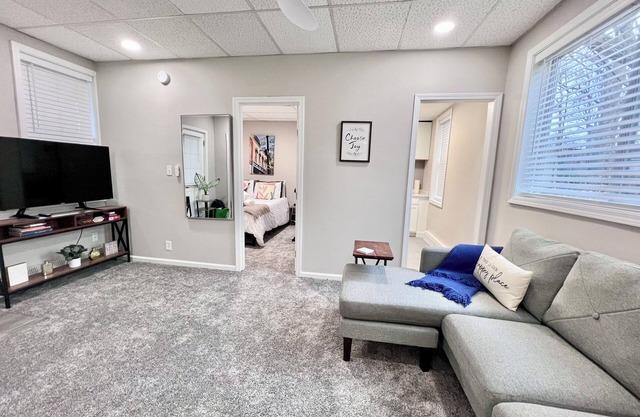 The Nest- Downtown Valparaiso- Close to Valpo University Short Term Stays