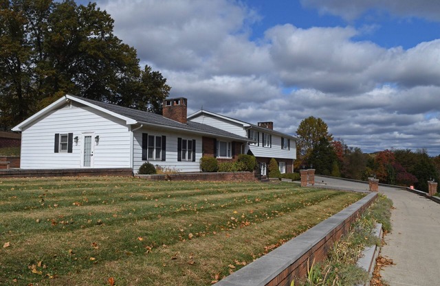 The Nest! Gorgeous estate formerly owned by NBA legend- with pool and hot tub!
