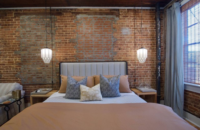 The New York Room- The Buzzard's Roost Inn