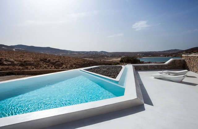 The newly constructed villa 50m from the beach, a well-kept secret of Mykonos
